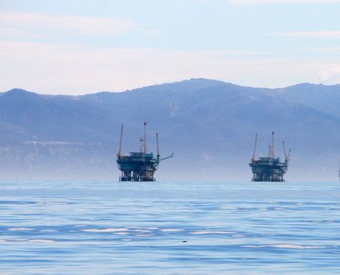 加州近海石油和天然气开发-由Linda Krop环境保护中心拍摄