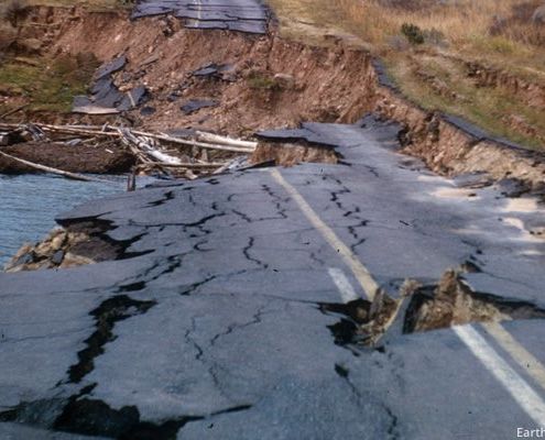 地震破坏照片从维基百科